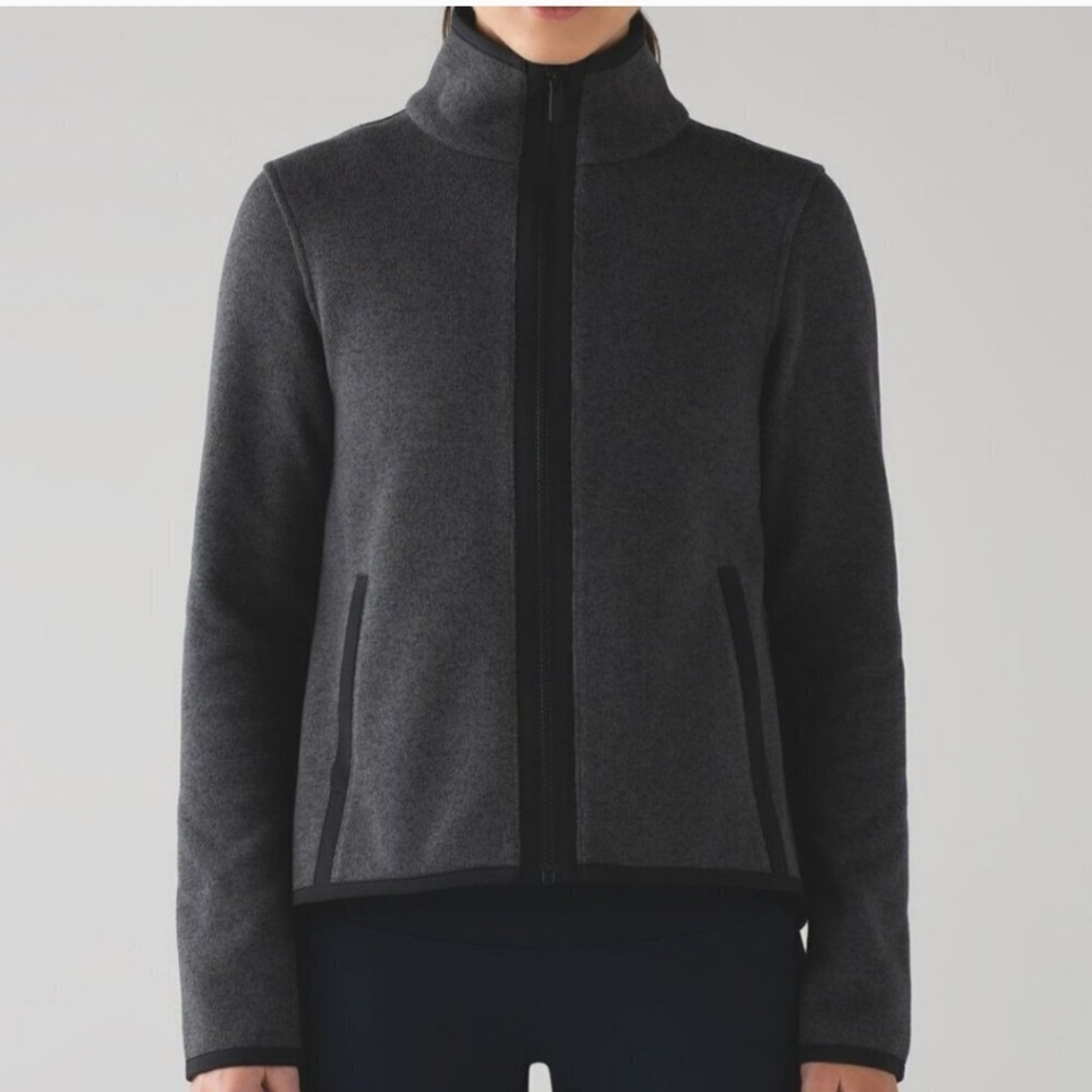 Lululemon women's grey it's fleecing cold zip up jacket size 8